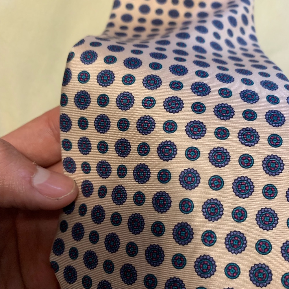 417 Van Huesen tie